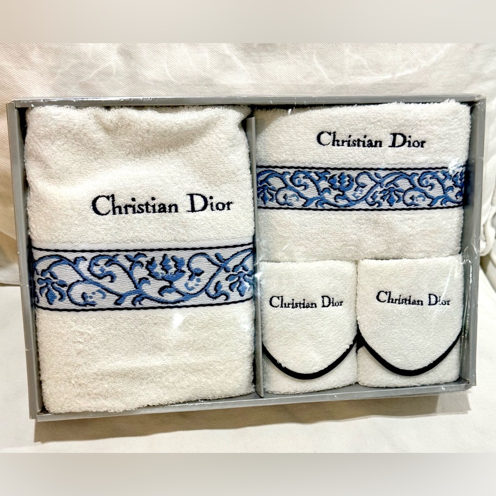 Dior Box Set of 4 Towels NIB